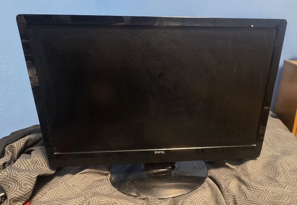 Televizor / Monitor TV BenQ Full HD cu telecomandă + HDMI, VGA, SCART