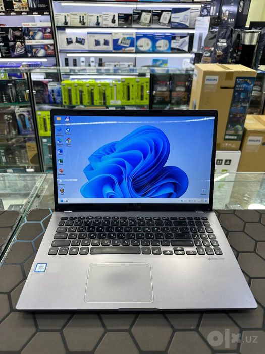 Ноутбук Asus серого цвета