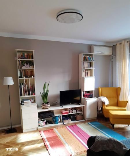 Apartament 3 camere, etaj 1, zona Centru