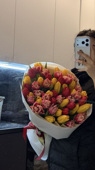 Продам 51 шт тюльпанов