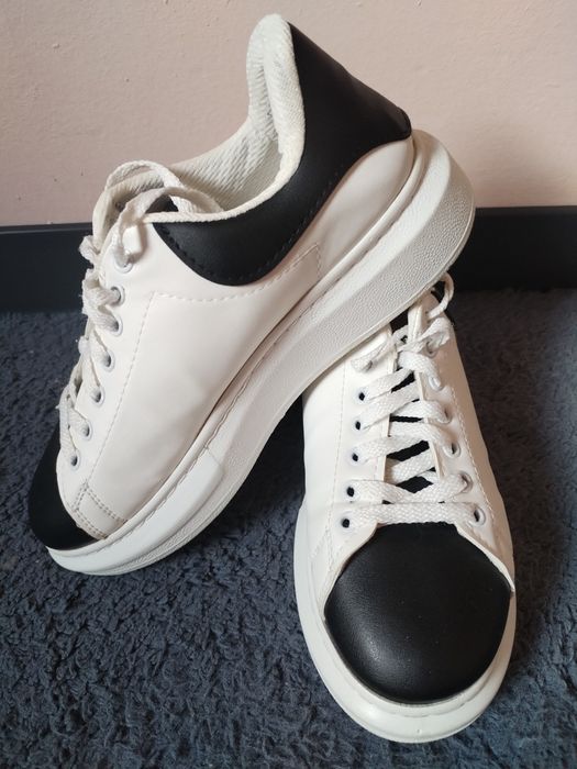 Adidași pentru femei