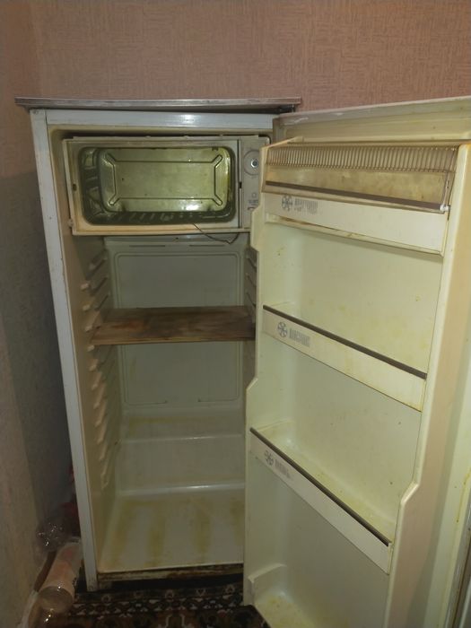 Продам холодильник на запчасти
