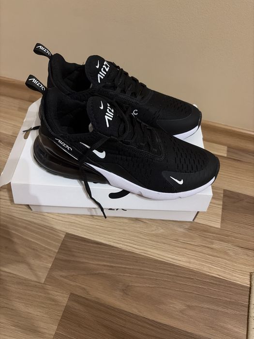 AirMax 270 два чифта 44номер