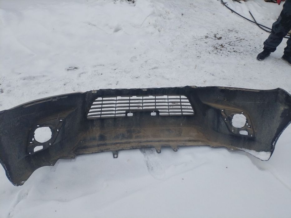 Продаётся бампер от машины Hilux
