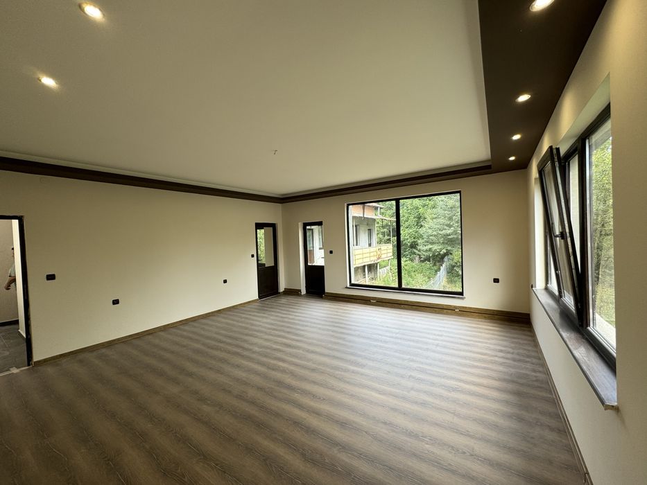 Продава се Къща в Казанлък - 380 кв.м за 343 €/кв.м - Снимка #14