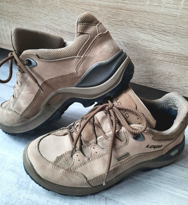Туристически обувки LOWA, номер 39,5
