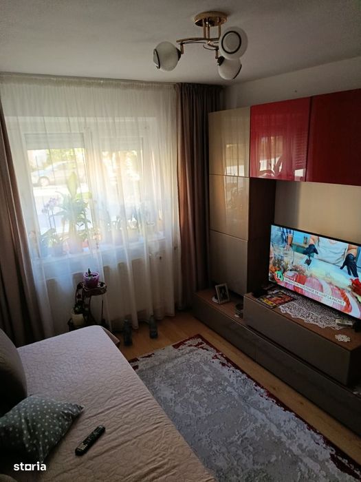 Valea Roșie Et: p/4 preț 81.000 euro NEGOCIABIL