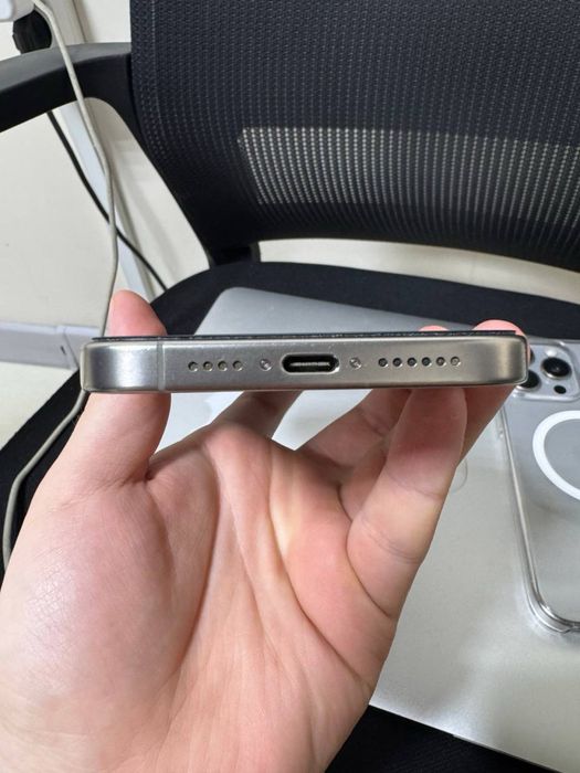 iPhone 15 Pro Max Natural Titan