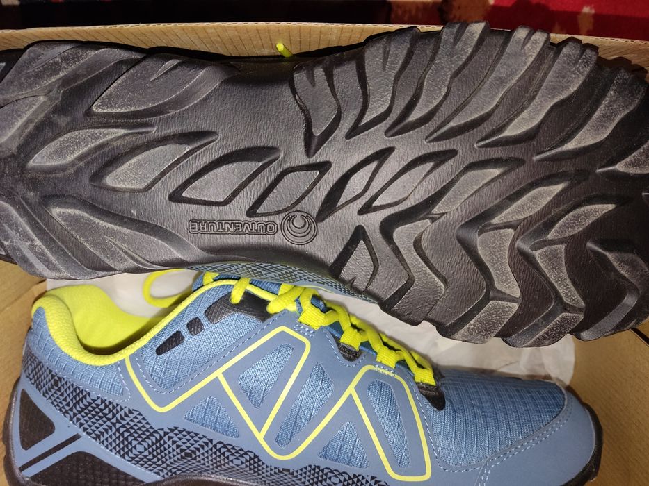 Кросовки  OUTVENTURE  размер 43.