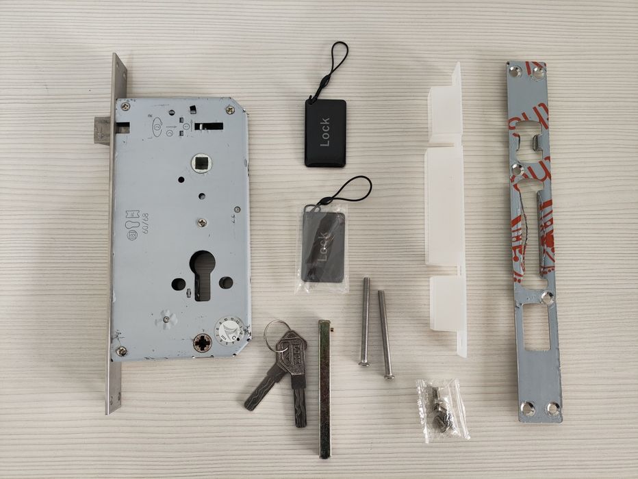 Электронный замок дверной