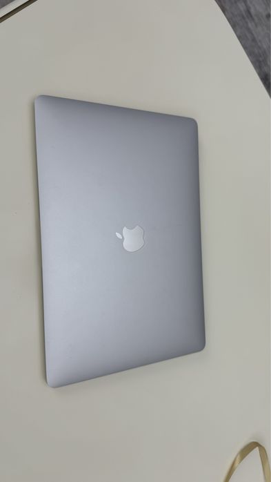 Продам Macbook Air новый