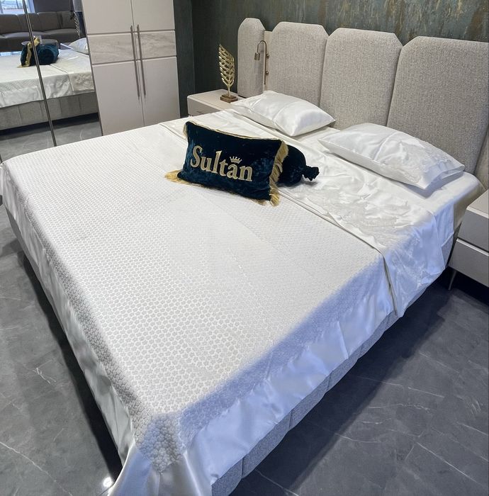 Спальная кровать