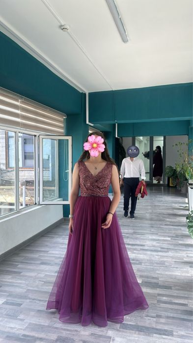 Продам платье за 100 тысяч ,очень красивое