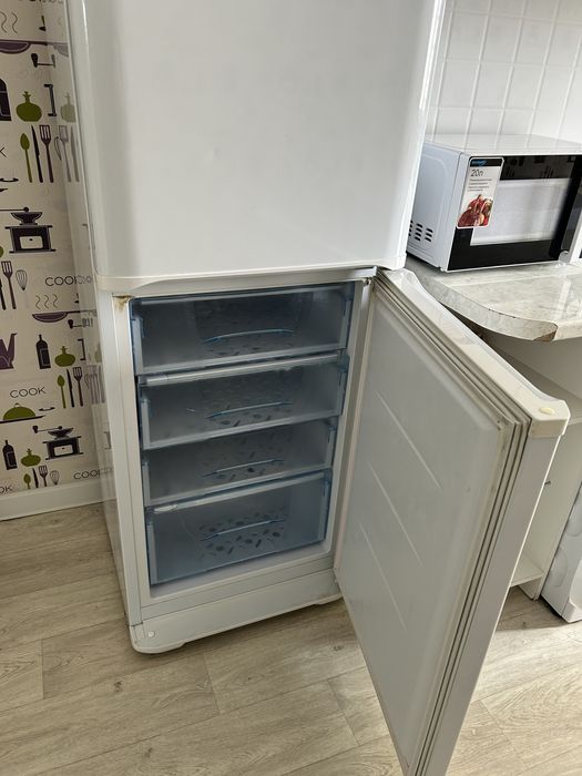 Холодильник новый бирюса