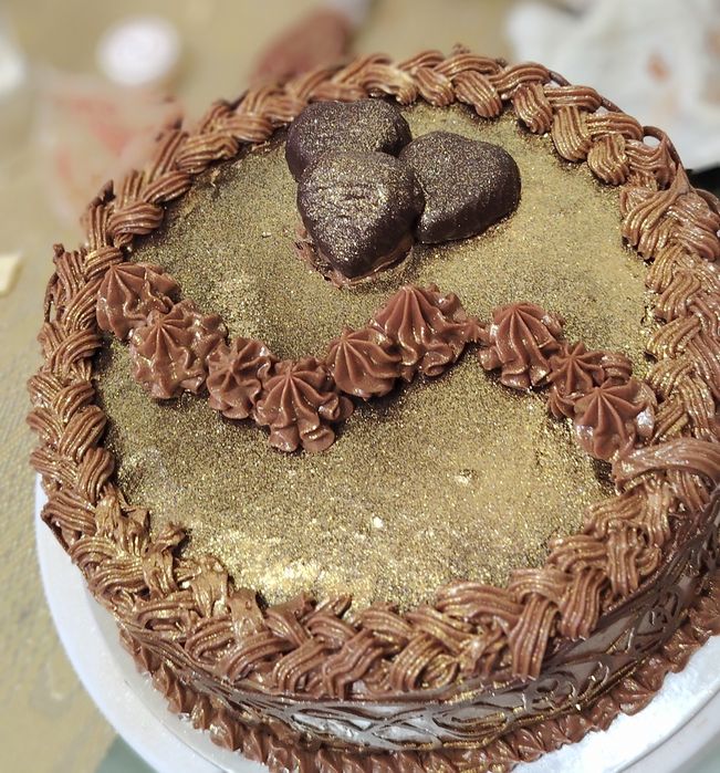 Torturi la comanda și prăjituri