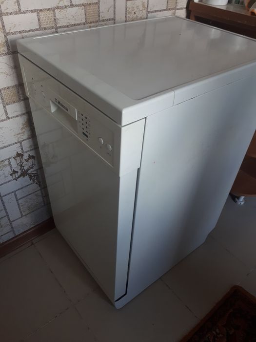 Продам посудомоечную машину