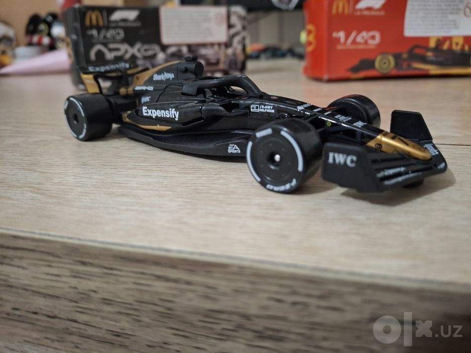 Болид APXGP Sonny Hayes F1 1:43 Die-Cast Maisto x McDonald's F1 movie