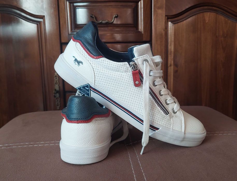 Мъжки обувки тип кецове Mustang