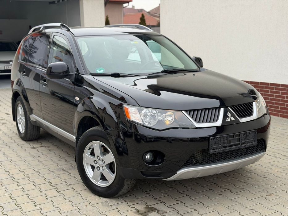 Mitsubishi Outlender 2.0 tdi 4x4 la buton
