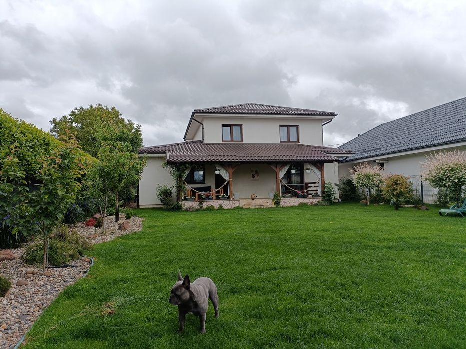 Casa P+1,garaj,terasa,grila anexa