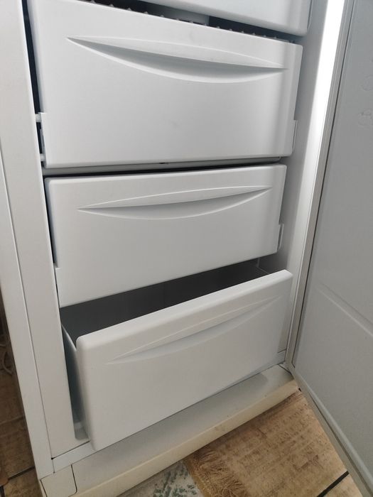 Продам морозильник