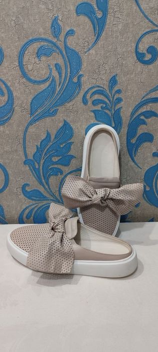 Женская кожаная обувь