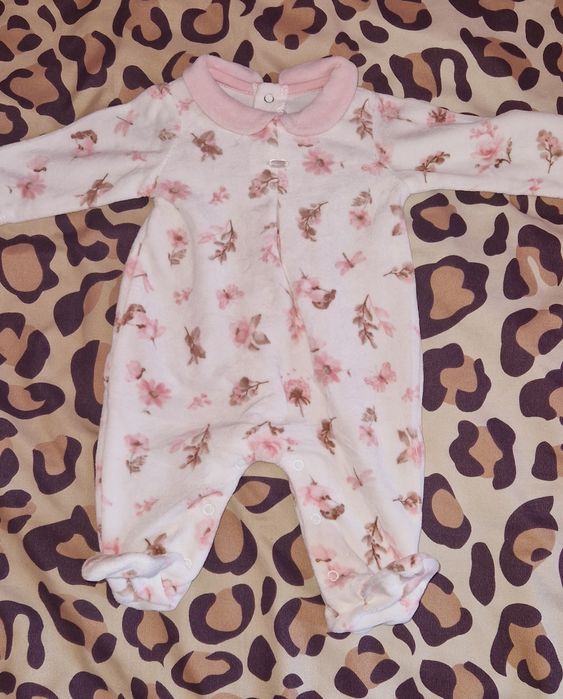 Vând hăinuțe Mayoral