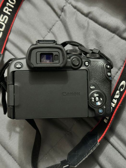 Камера Canon eos r10