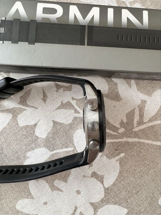 Мультиспортивные часы Garmin MARQ Athlete