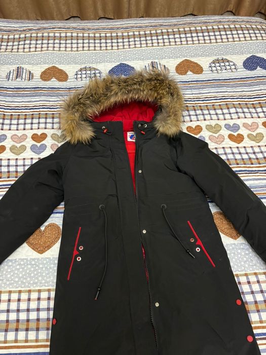 Продам парку женскую