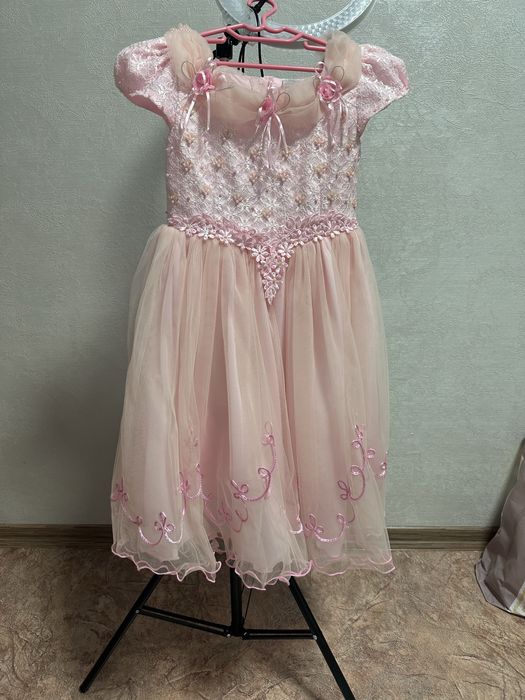 Продам обувь и платье