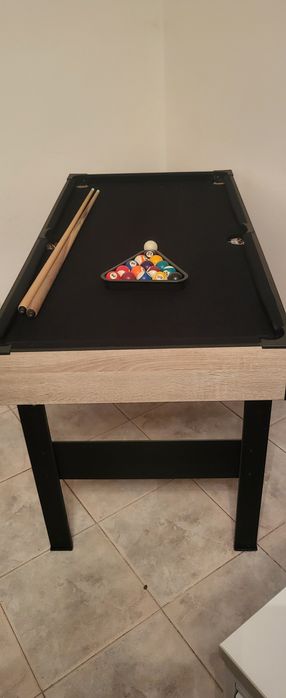 Vand biliard in stare foarte buna.