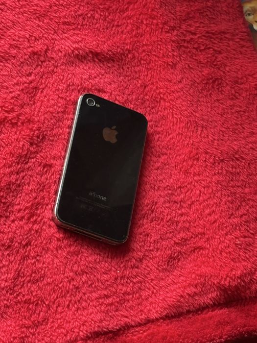 Telefon iphone 4 pentru piese sau colectie