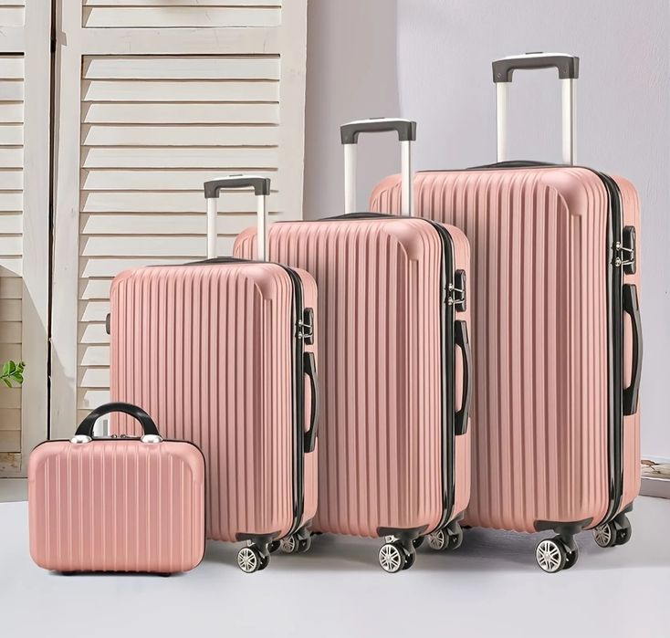 Комплект Чемоданов продаётся,.доставка или Отправка