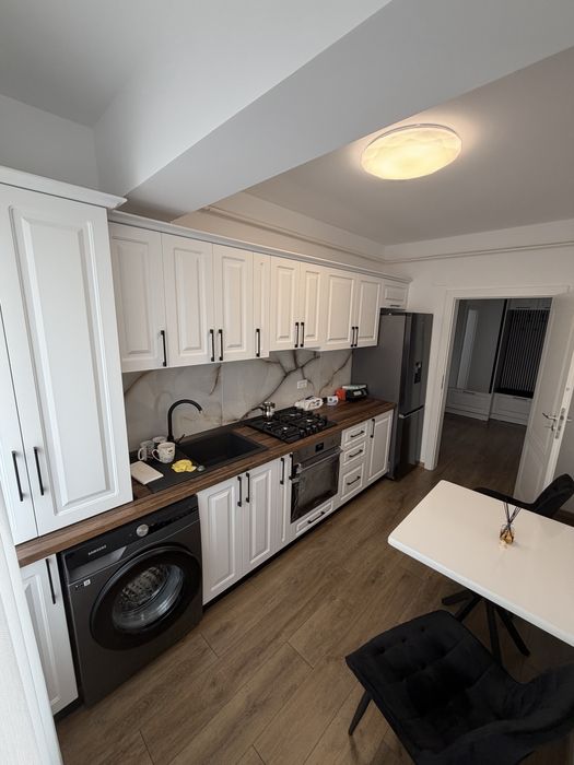 Vand apartament 2 camere bloc nou