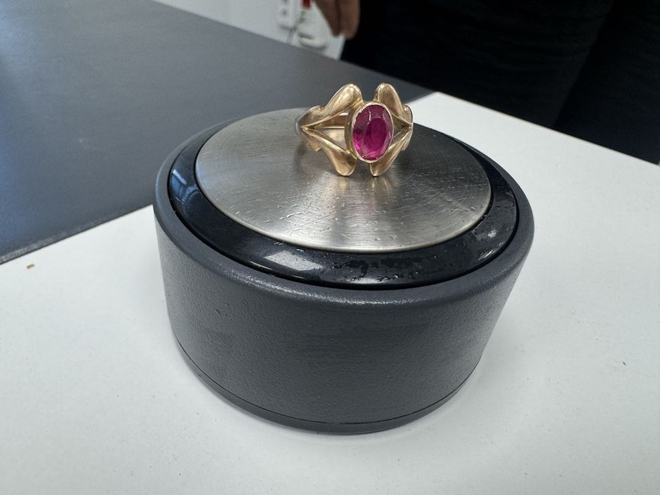 Кольцо золотое женское