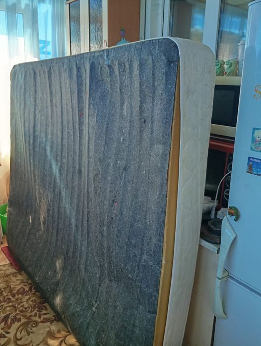 Продам матрас на кровать