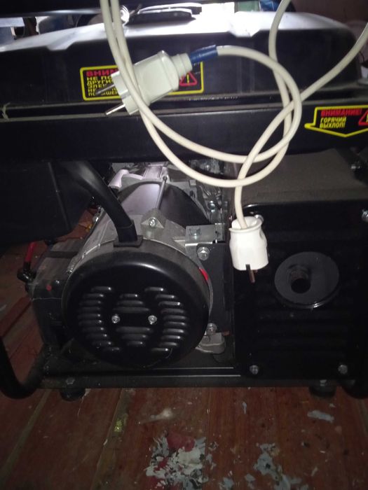 Электрогенератор Huter