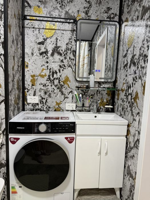 Uy sotiladi Srochna 2 xonali Mebel texnikalari bilan Yunusobod