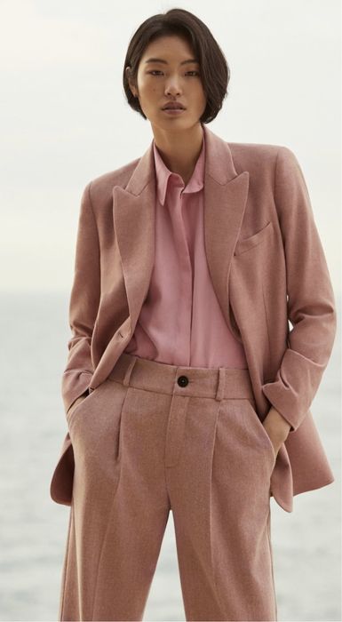 Брюки шерсть фирмы Mango. Размер 36 и 38