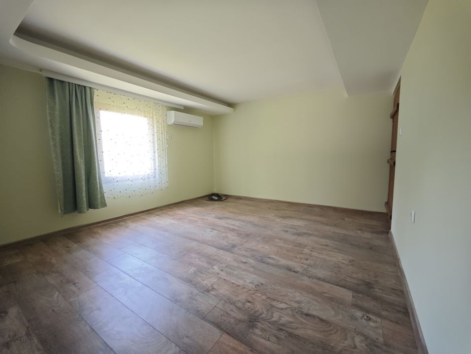 Продавам Къща в с. Вардим