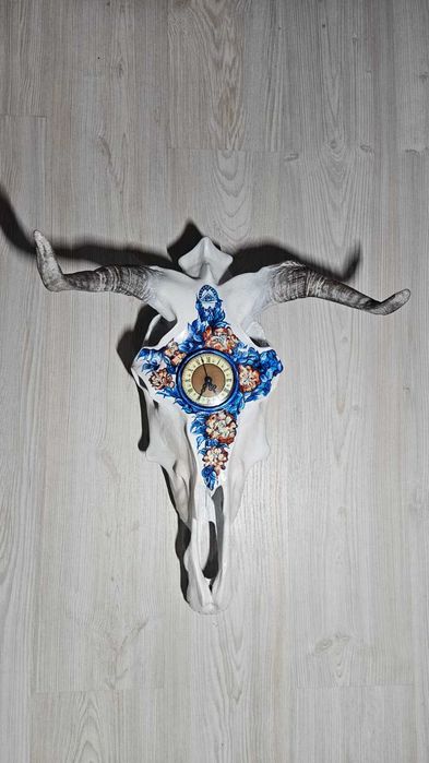 Ceas decorativ unicat.