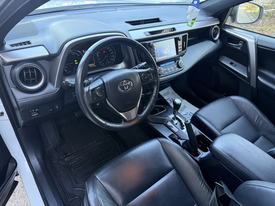 Vand Toyota  RAV 4 HYBRID 2.5/197Cp