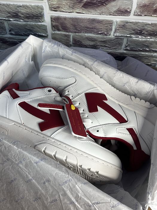 Off white Out of Office