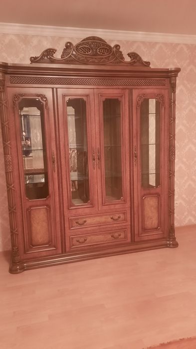 Стол со стульями