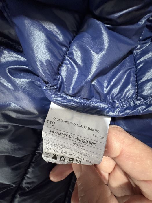 Продам б/у куртку на девочку Benetton