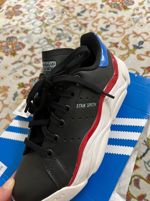 Оригинальные кроссовки Адидас