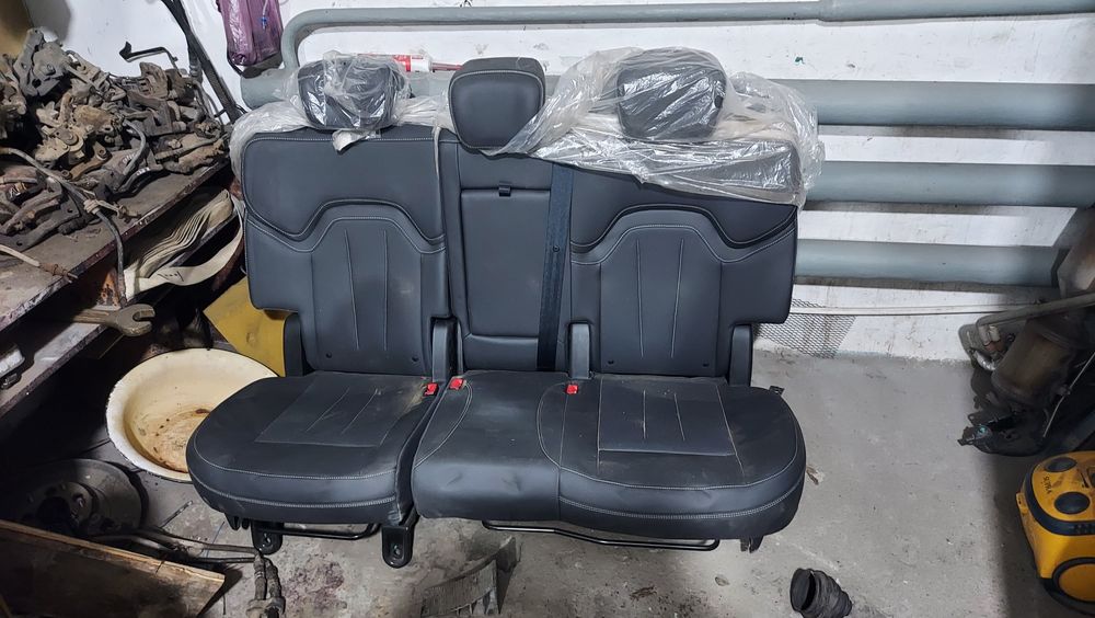 Комплект сидений новые