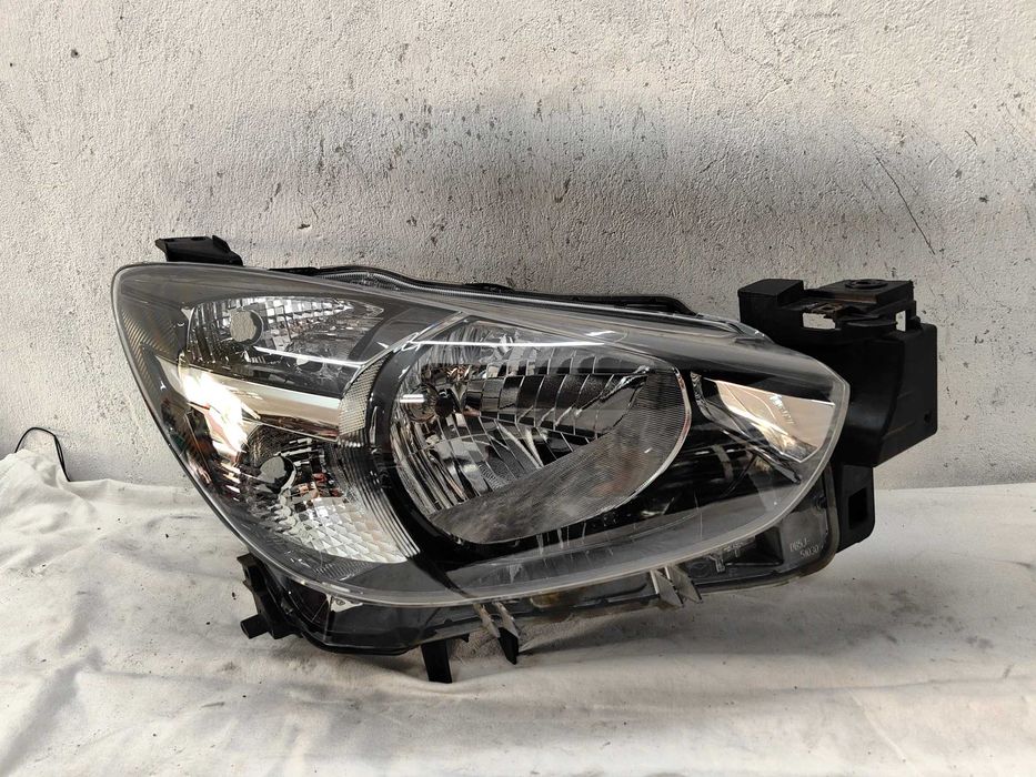 Оригинален фар Мазда 2  Mazda 2