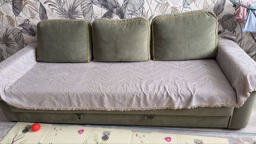 Срочно продам диван